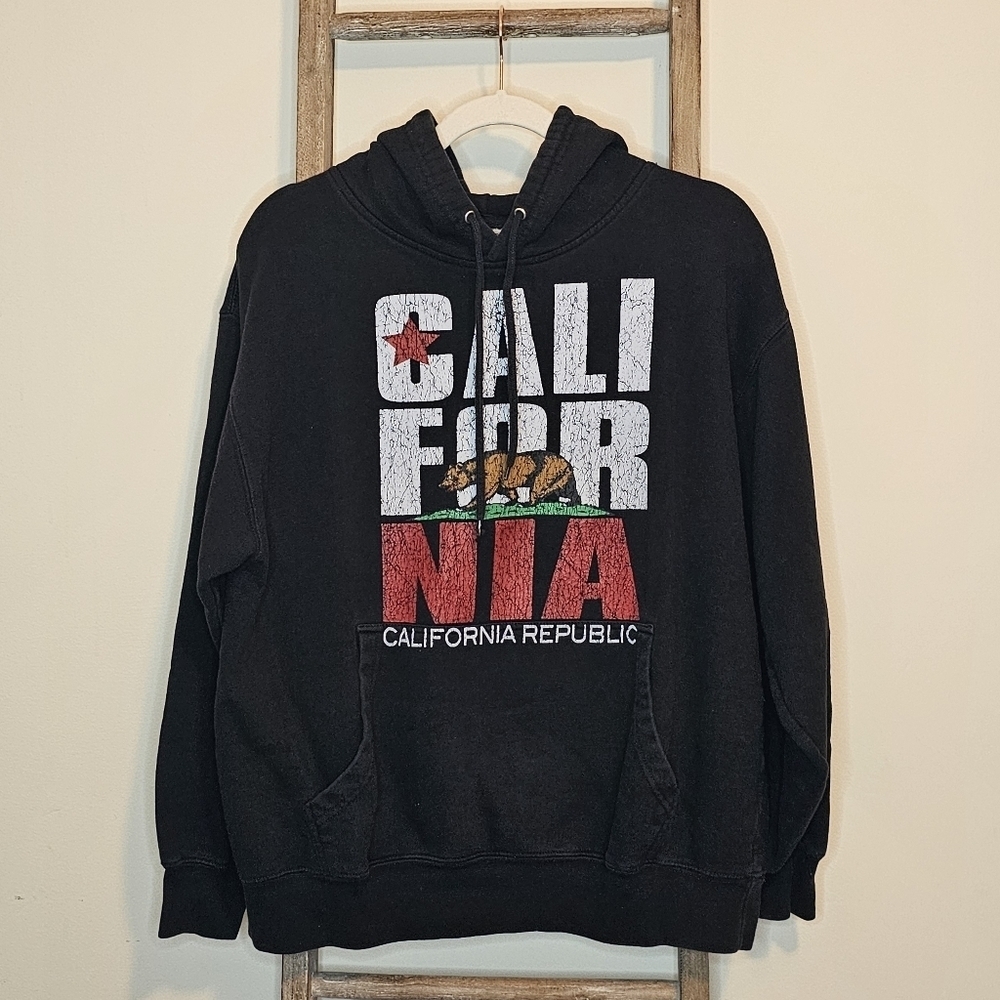 ⭐️40% Off⭐️ XNT Vintage Black California Hooded Sweatshirt